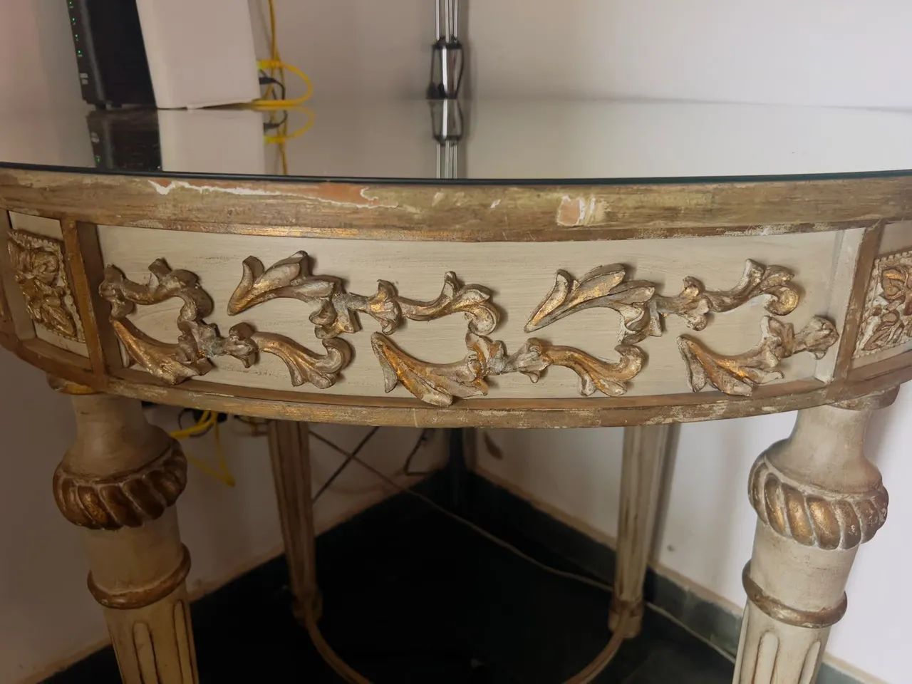 MESA DECORADA COM TAMPO ESPELHADO - Foto 3