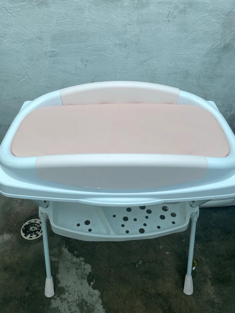 Bathtub with Changing Table64962682151554120