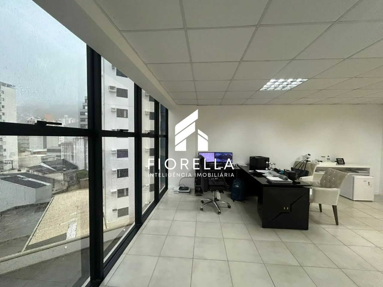 Sala comercial à venda, 41,70 m², no Edifício Hantei Office, Centro em Florianópolis