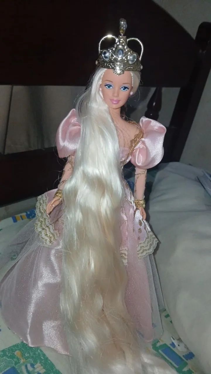 Boneca Barbie Rapunzel 1997 antiga  - Foto 2