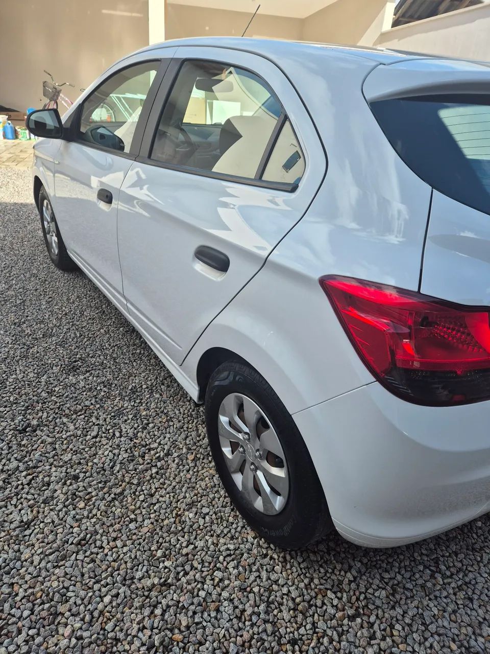 Chevrolet Onix JOY Hatch 1.0 8V Flex Mec. 4P 2019 - Foto 5