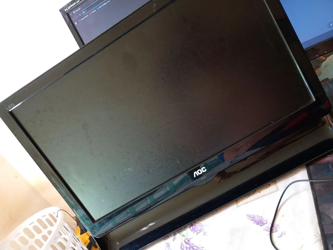 Monitor 19p AOC  - Foto 2