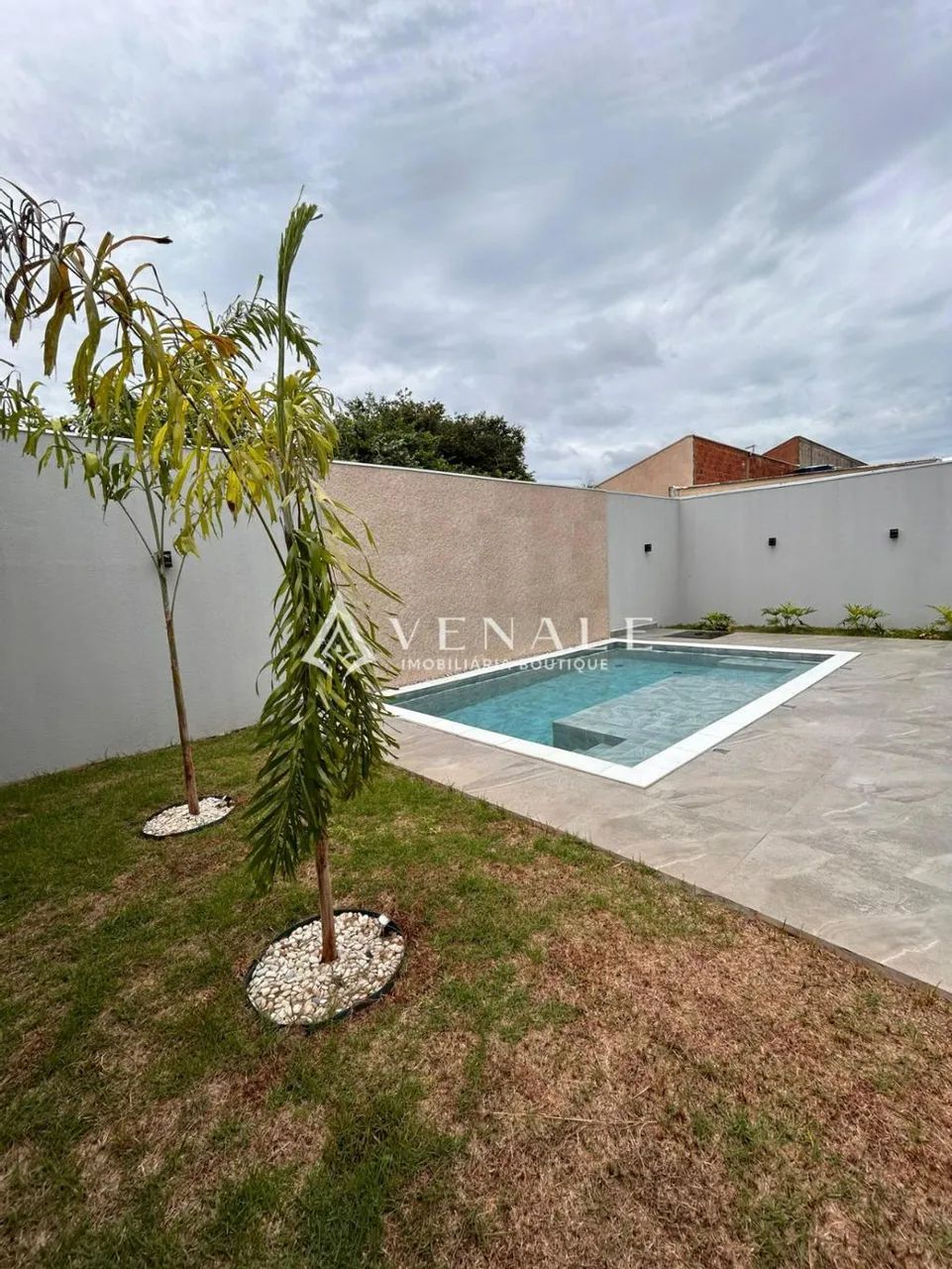 Casa à venda em Maringá, Jardim Tóquio, com 3 suítes, com 207 m² - Foto 2