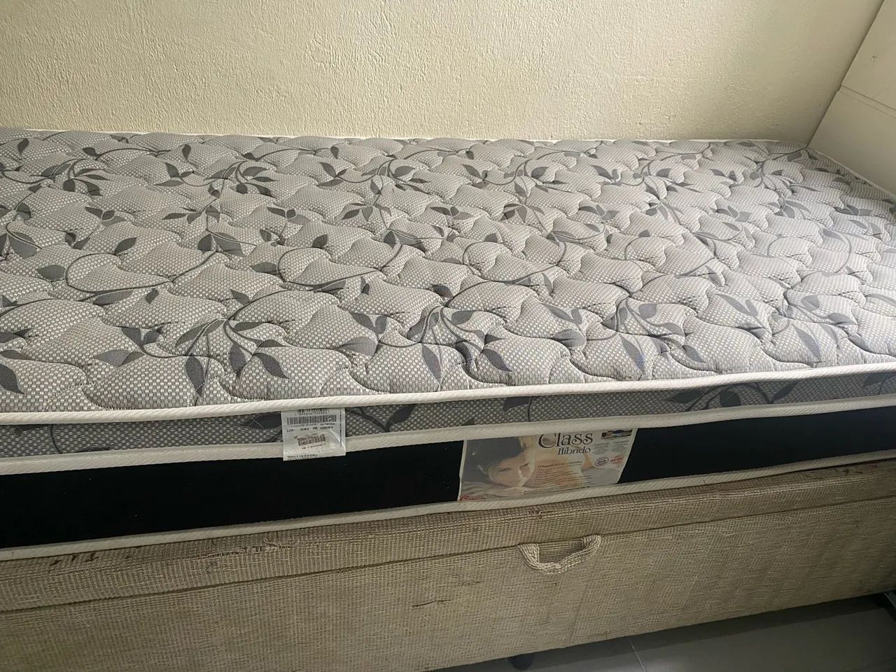 Cama box com baú 
