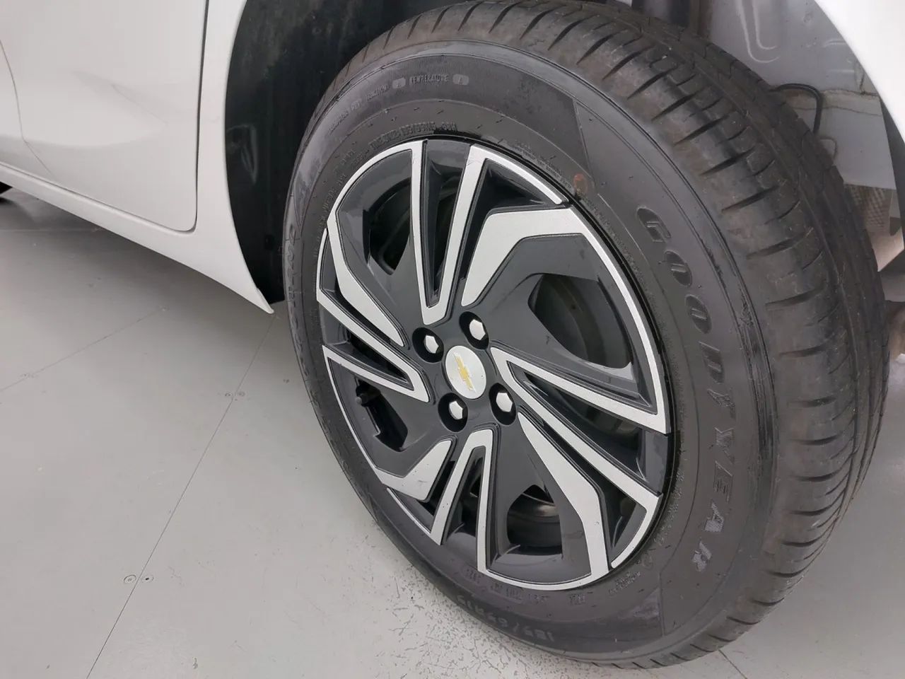 Chevrolet Onix Hatch 1.0 12V Flex Mec. 4P, foto 12 de 18