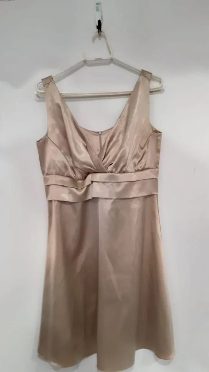 Vestido seda bege