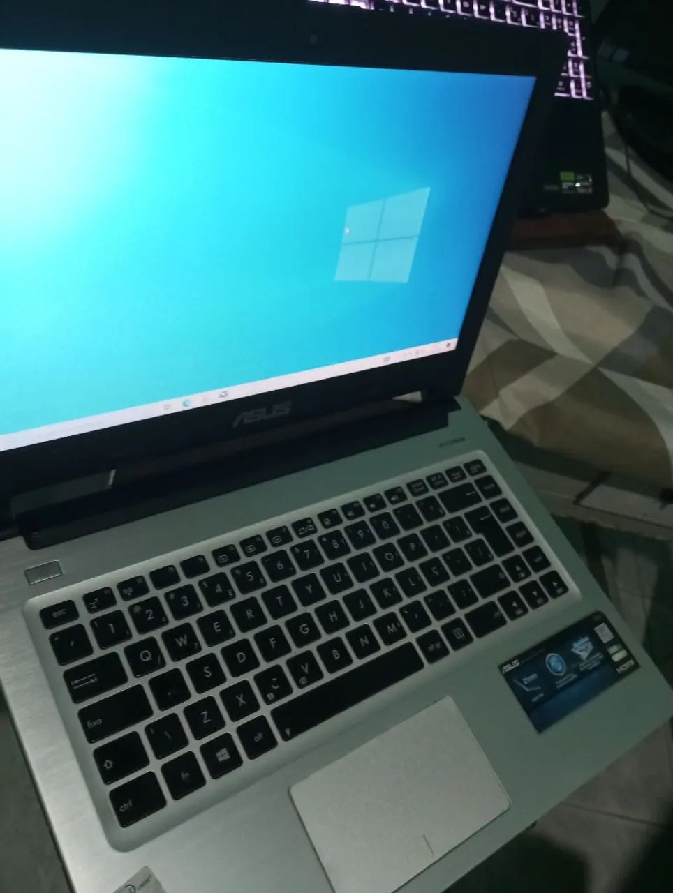 Notebook Asus, 1TB de HD, Processador Core i5 (Teclado e Áudio não funciona)  - Foto 3