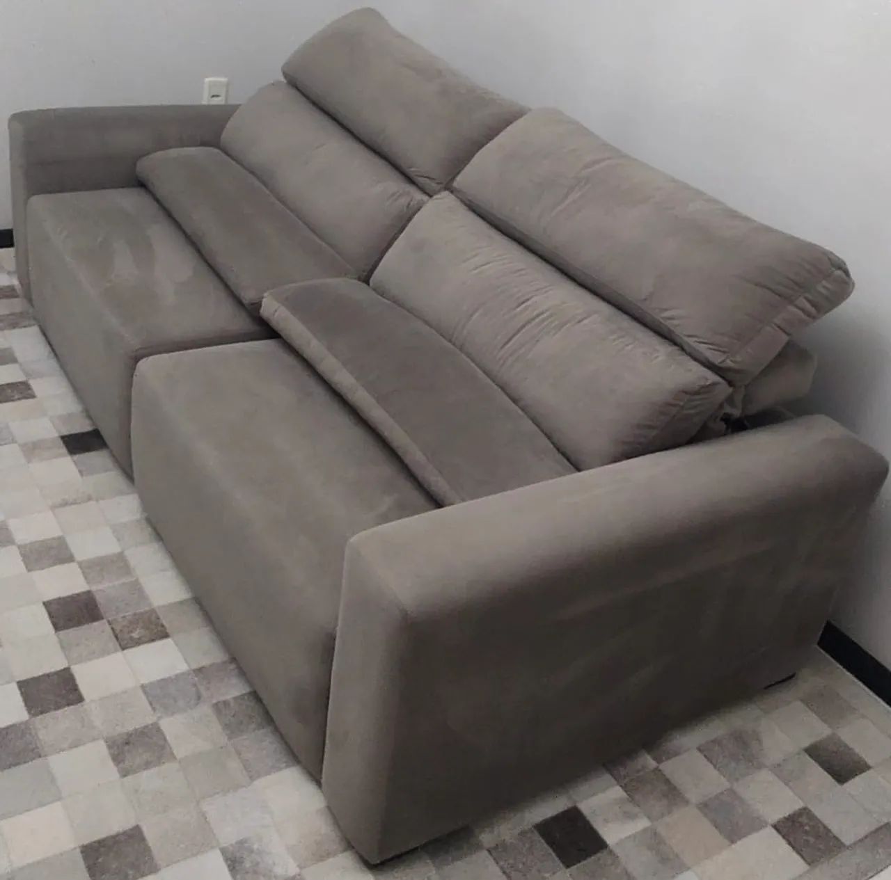 SOFÁ em perfeito estado c/ 2.30 metro ! 