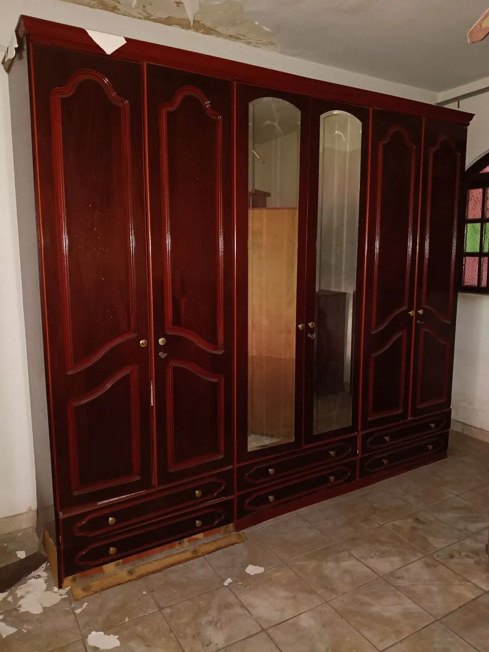 Móveis em madeira seminovos  - Foto 2