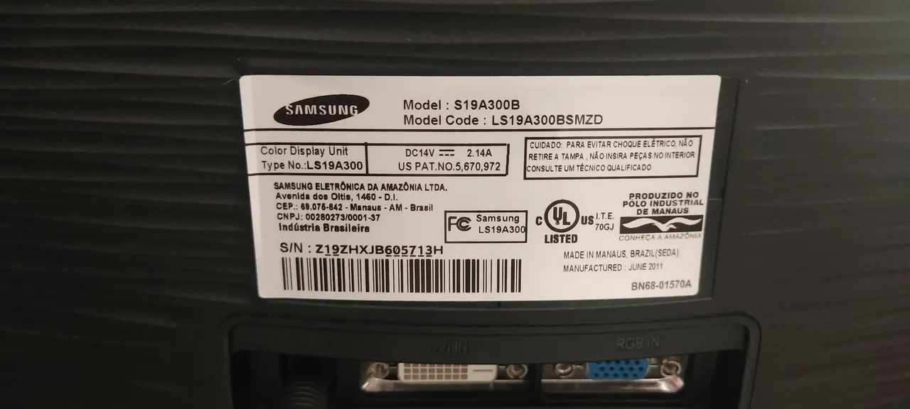 Monitor S19A300B LED com defeito - Foto 3