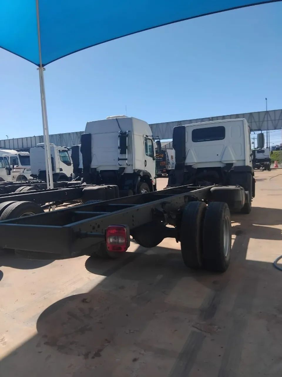 VW 13.190 CRM 4X2 - Foto 4