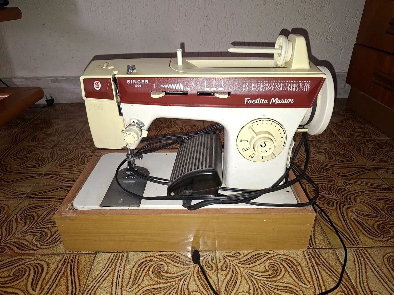 MAQUINA DE COSTURA 