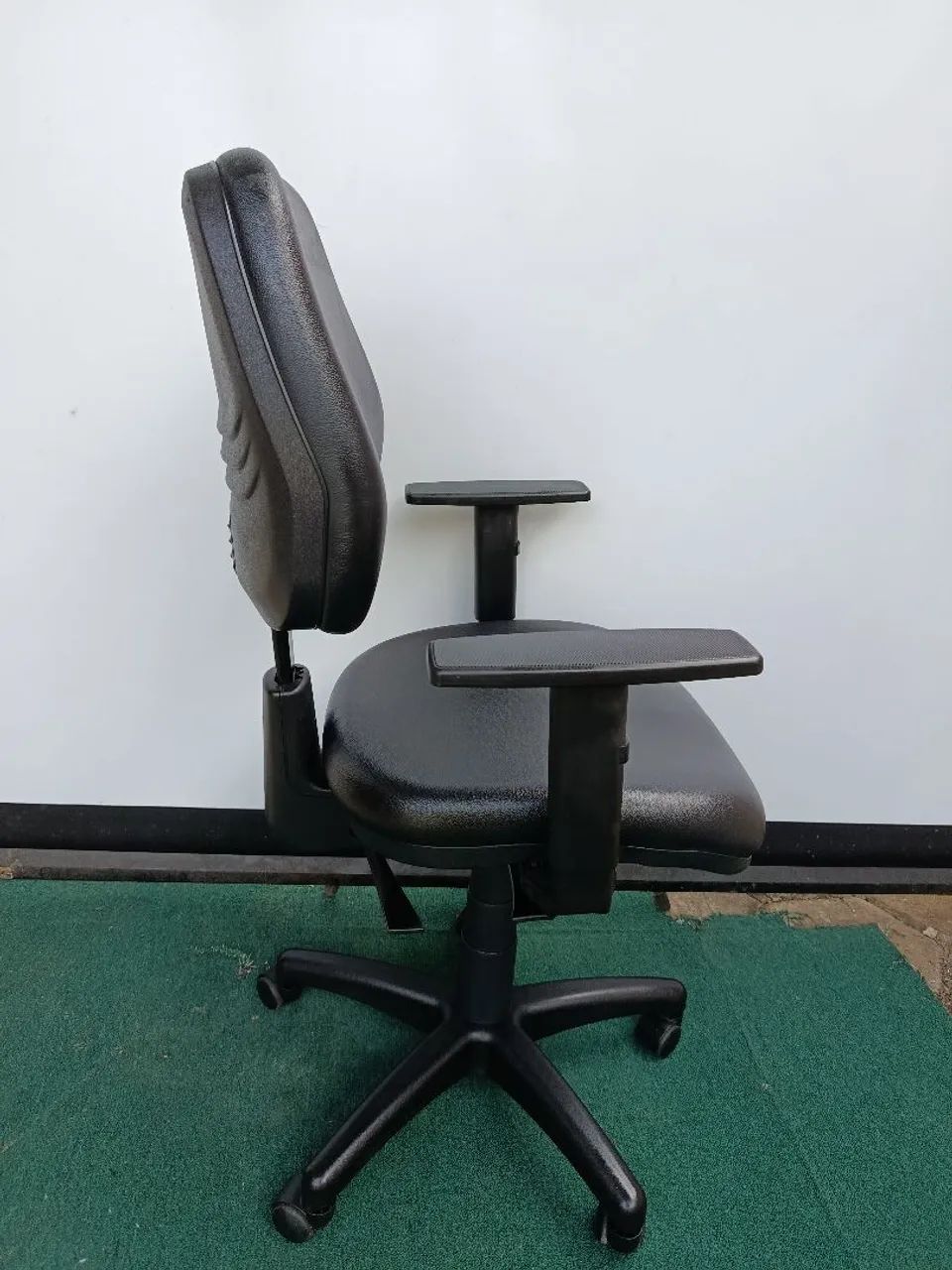 Cadeira escritório ergonômica  - Foto 4