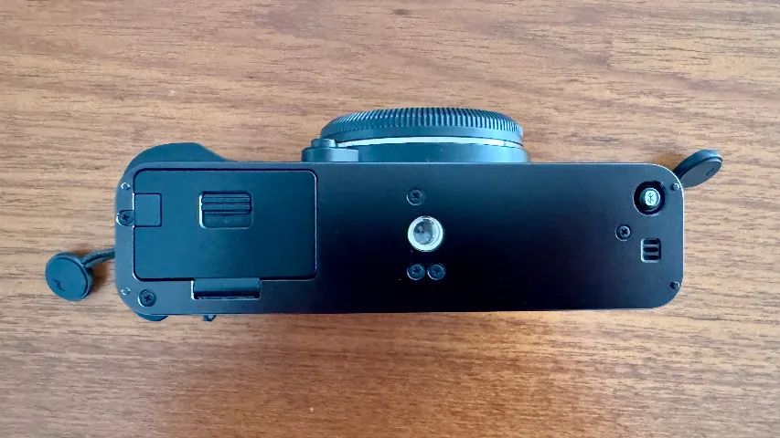 Fujifilm X-E5 (seminova) + Alça Peak Design - Foto 5