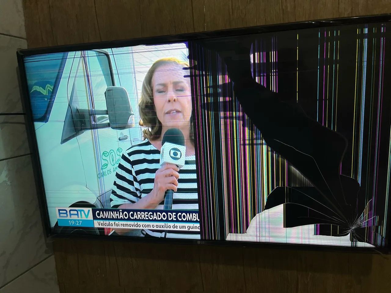 Tv lj5550 43 polegadas com tela danificada  - Foto 3