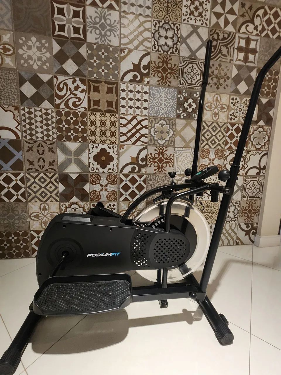 Elíptico Podium Fit - BE100