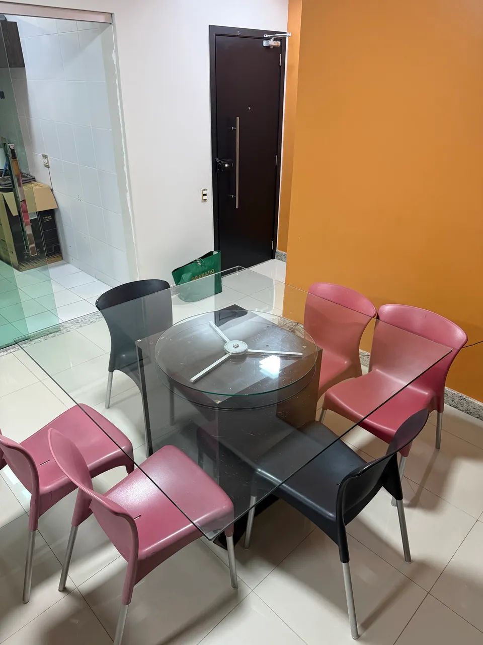 Mesa de vidro  com cadeiras  - Foto 3