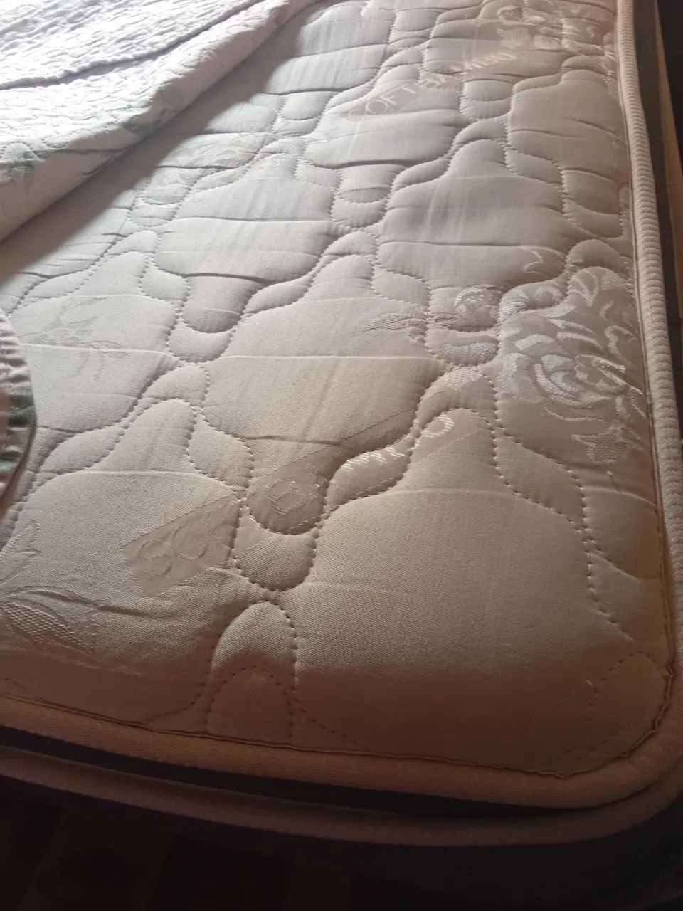 Cama de casal e colchão muito bom - Foto 4
