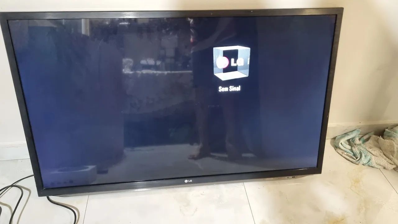 TV LG 47polegadas, com pequeno mal funcionamento - Foto 4