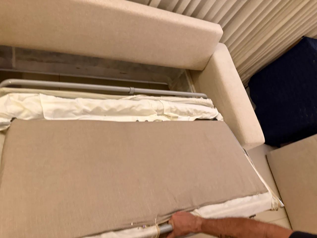 Sofá cama casal QUEEN em L novinho - Foto 2