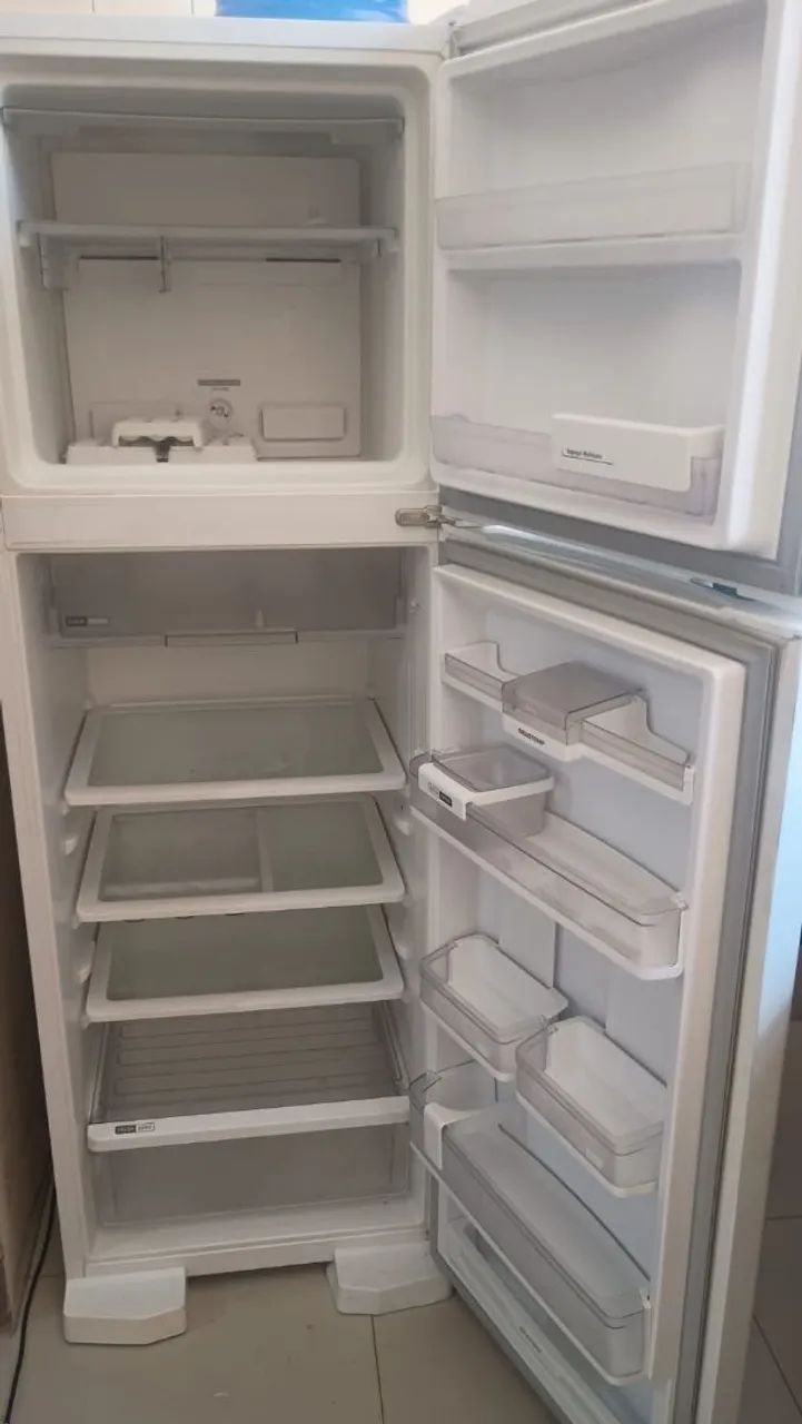 VENDO GELADEIRA - Foto 2