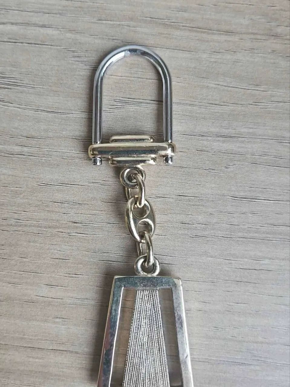 Chaveiro Vintage Pierre Cardin Original - Metal Dourado e Prata - Foto 2