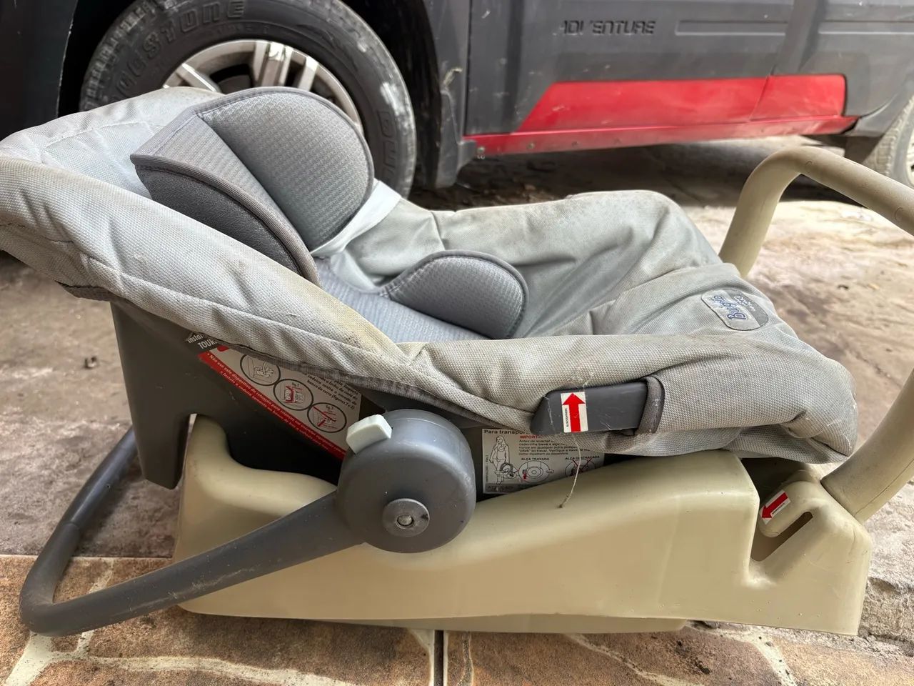 Bebê conforto com base 