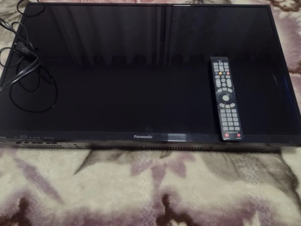 Vende se televisão 32 polegadas em excelente estado, com controle 