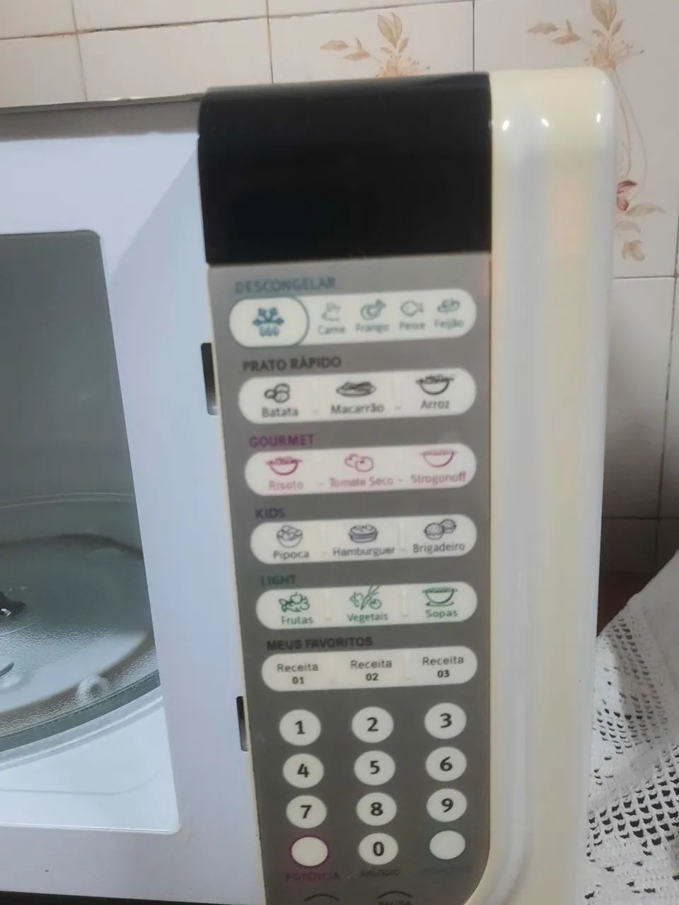 MICRO-ONDAS ELETROLUX 30 LITROS DE CAPACIDADE COR BRANCO FUNCIONANDO PERFEITAMENTE TOP  - Foto 2