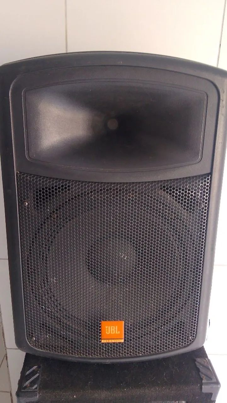 Caixa ativa JBL de 15 - Foto 2
