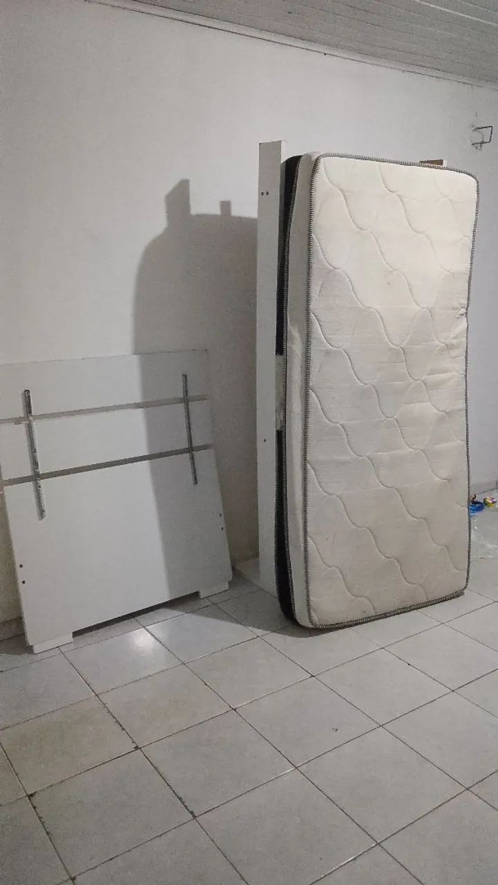 Cama e colchão 