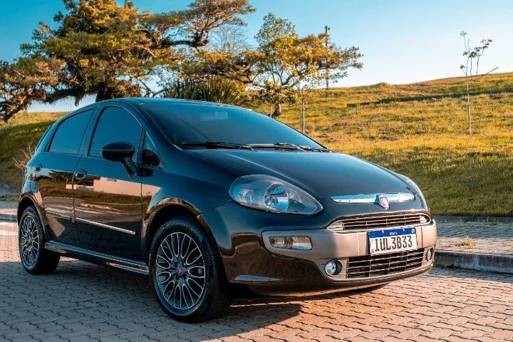 Fiat Punto Punto Sporting 1.8 Flex 8V/16V 5p 2013