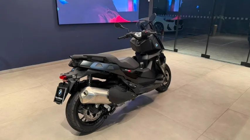 C 400X 2025 - Foto 3