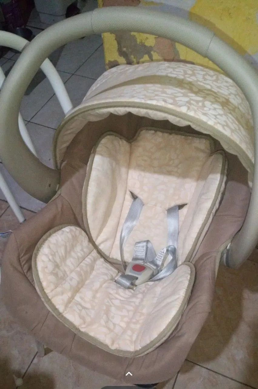 Carrinho de bebê e bebê conforto  - Foto 4