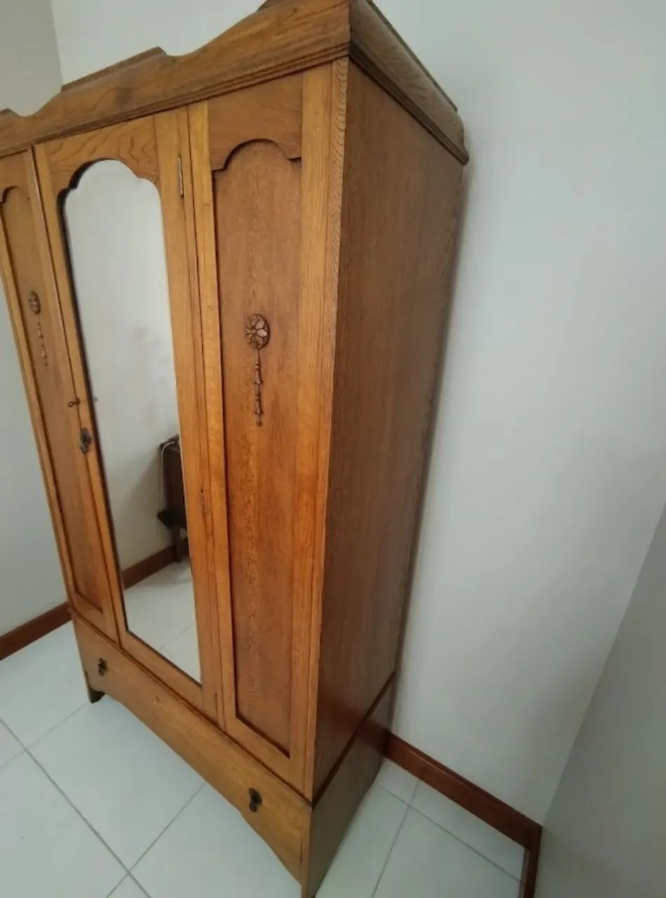 Guarda Roupa Carvalho Inglês Genuino, Ano 1920 - Visto em Porto Belo, SC. - Foto 3