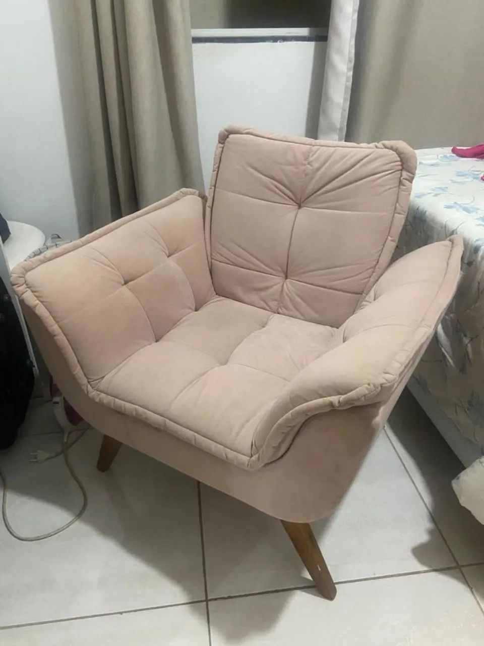 Poltrona e cadeiras semi nova