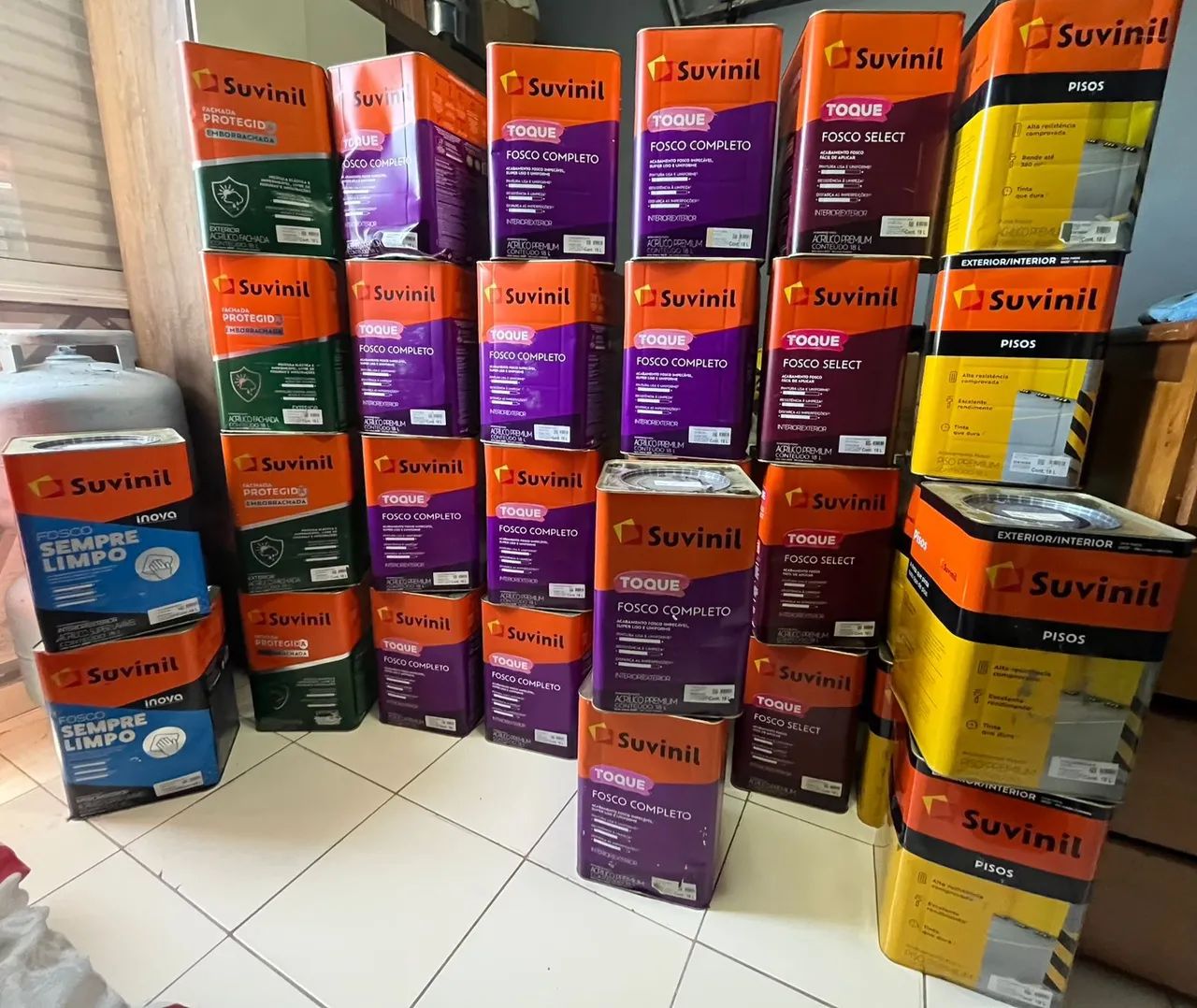 Vendo tintas Suvinil novas lacradas