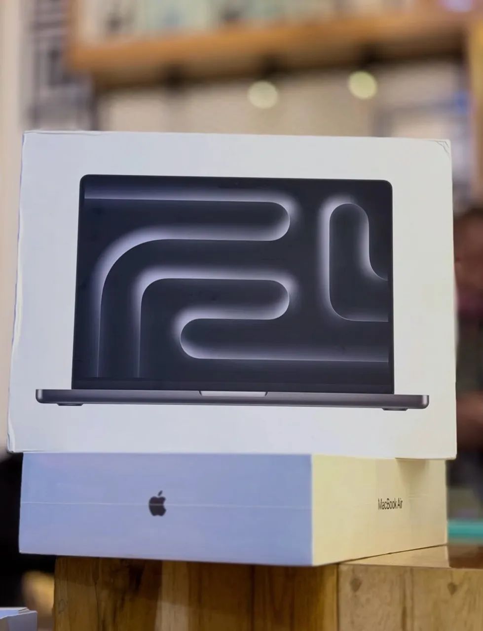 MacBook Pro 16-inch M5 MAX 