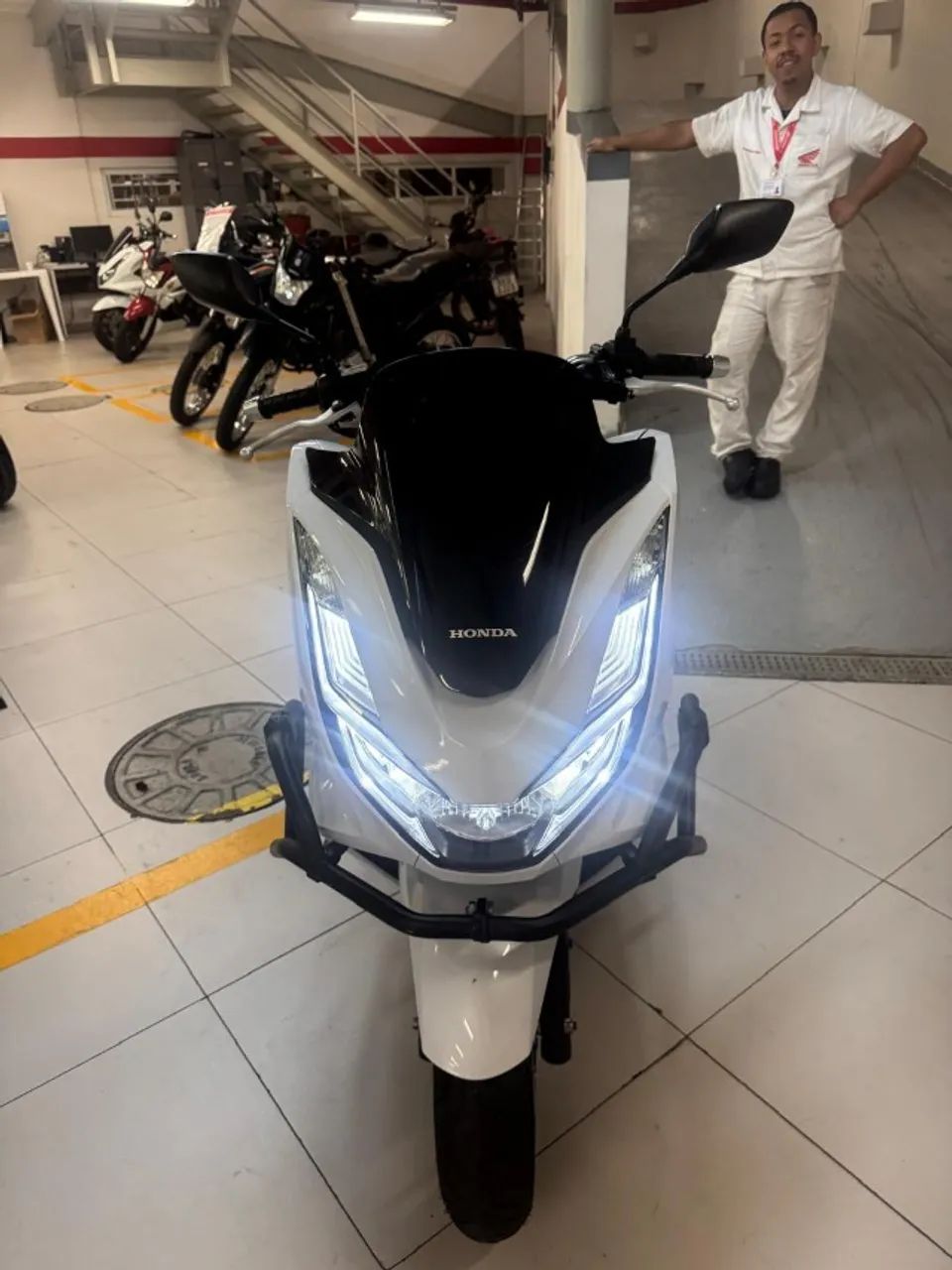 pcx 2025 branca  - Foto 2