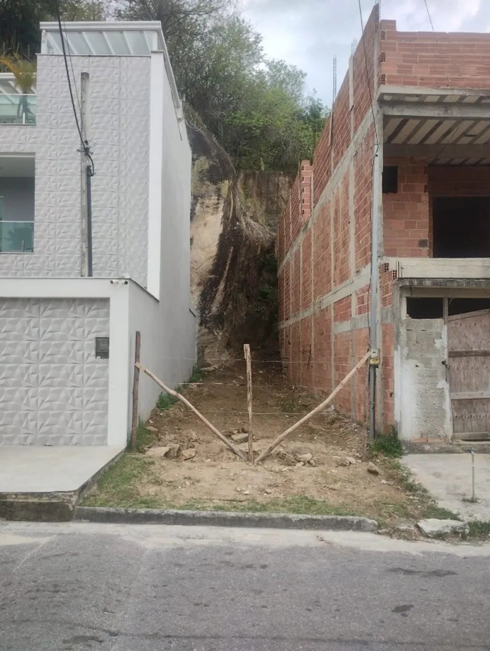 Terreno 4,5x25 m² com RGI