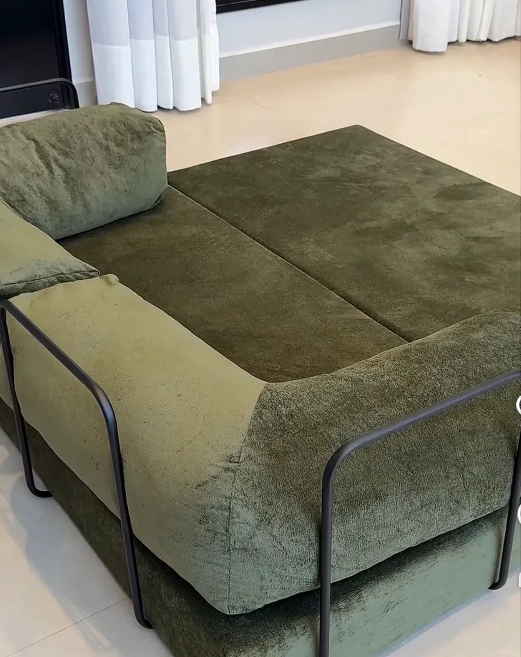 Sofá cama mais de 60% desconto, praticamente NOVO  - Foto 3