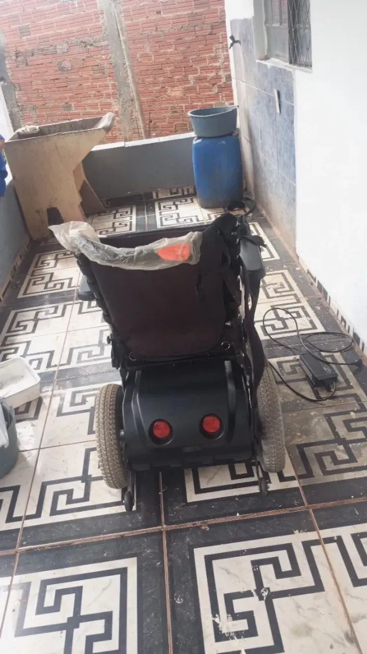 Cadeira de Rodas Motorizada Ottobock B400 - Foto 5