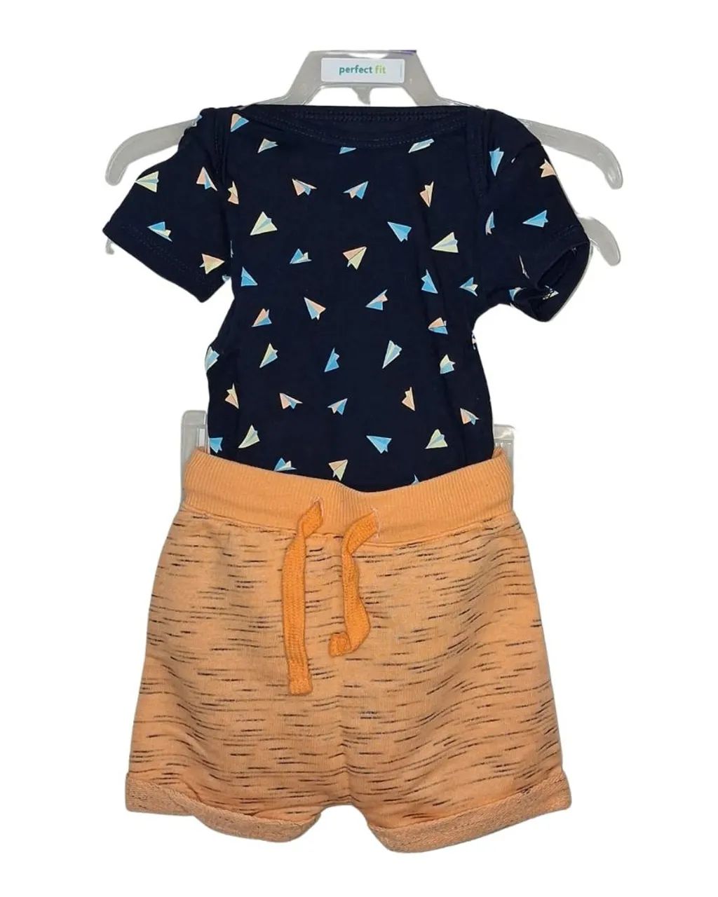 Conjunto body e short para bebe.