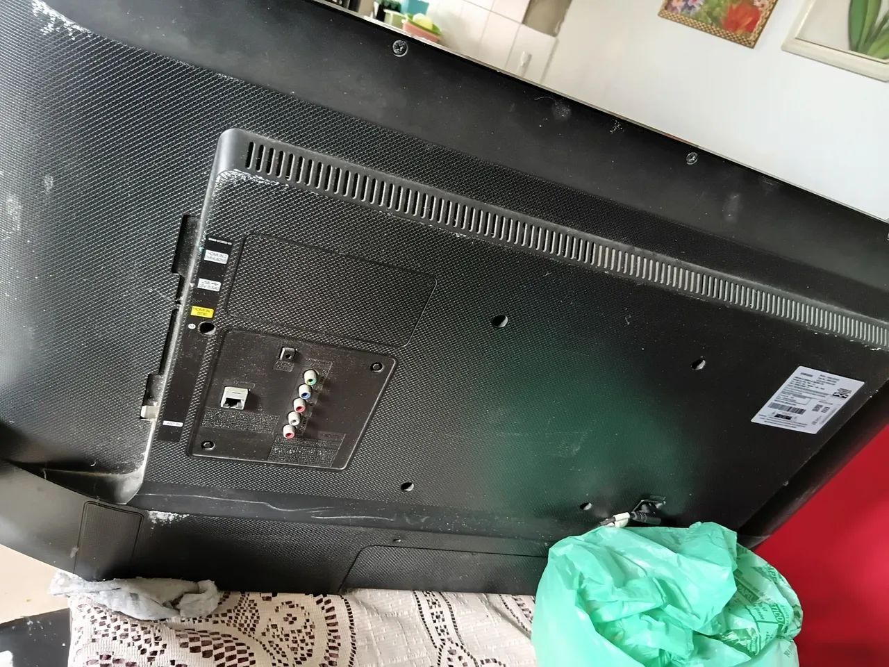 Tv samsung 40 polegadas .com defeito pra tira peça 