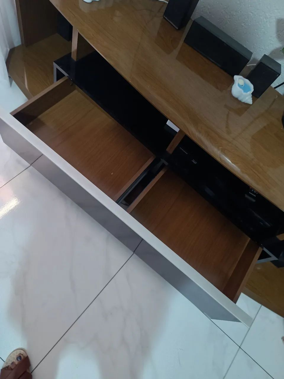 Lindo rack com gavetão e 4 vãos - Foto 2