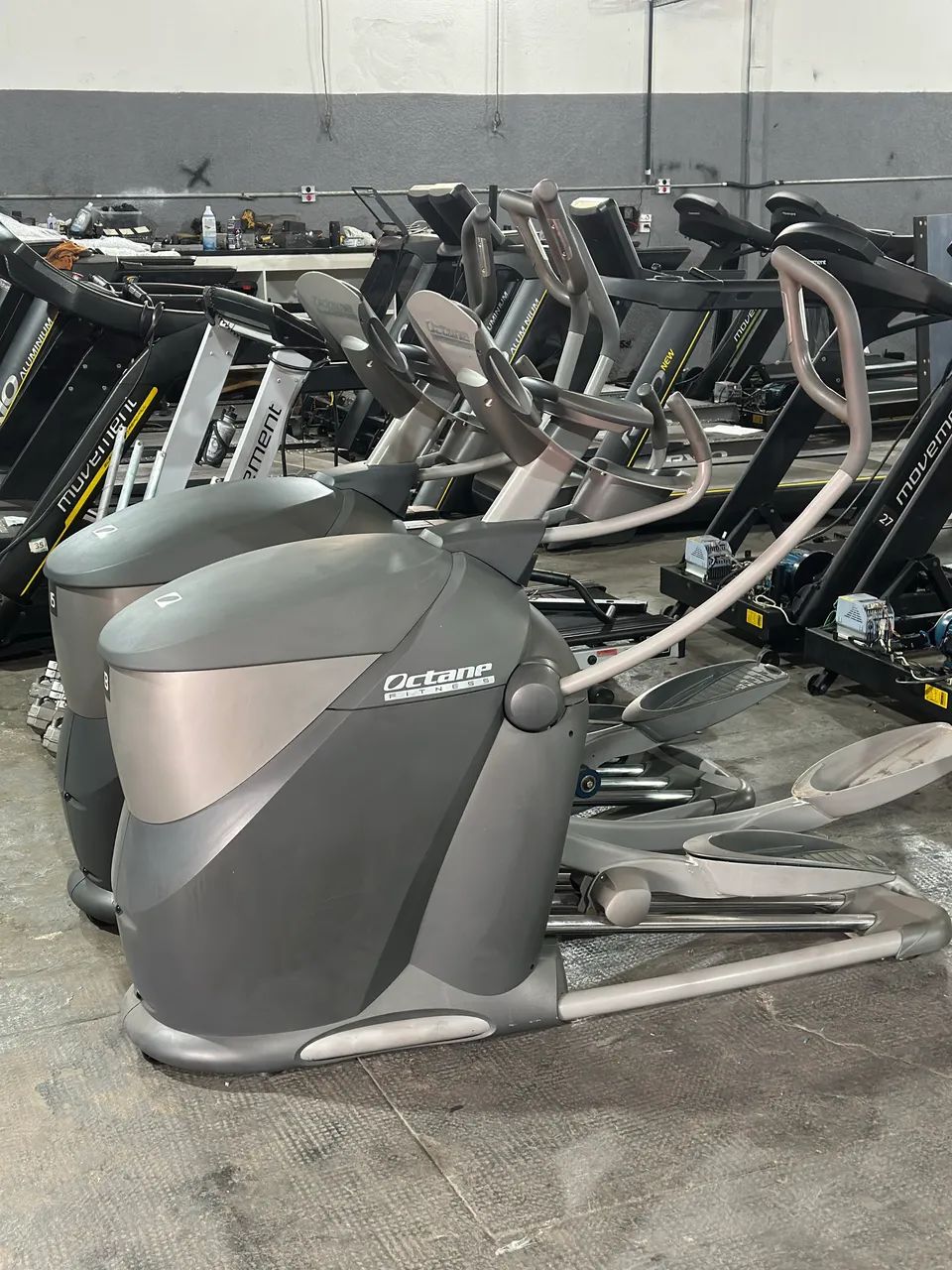 Oportunidade - Elíptico Octane 370 PRO - equipamento premium