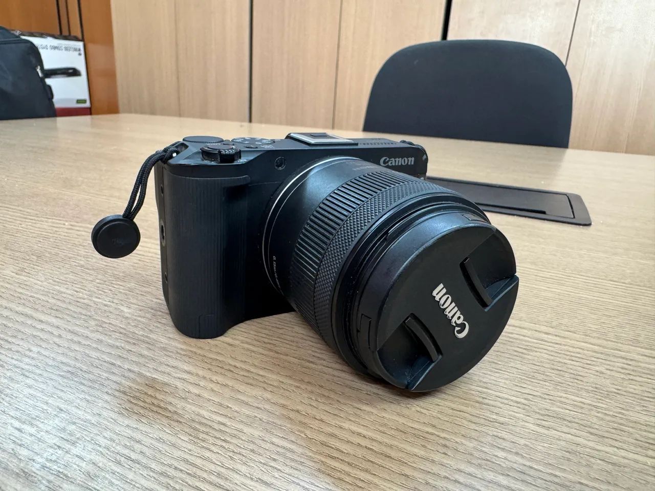Canon r50v com lente do Kit