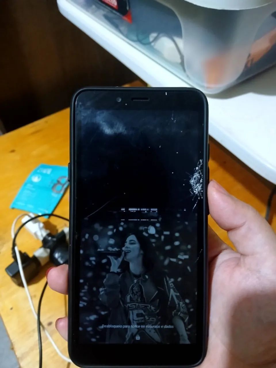 LG K8+ SÓ ESTÁ COM A TELA QUEBRADA MAS FUNCIONA PERFEITAMENTE  - Foto 3