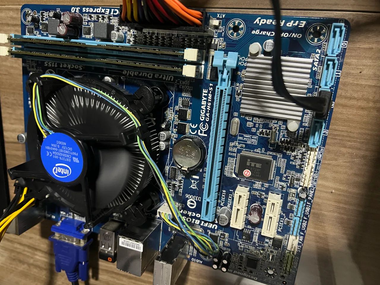 Kit Placa-mãe Core i3+ 4GB (com defeito ) - Foto 3