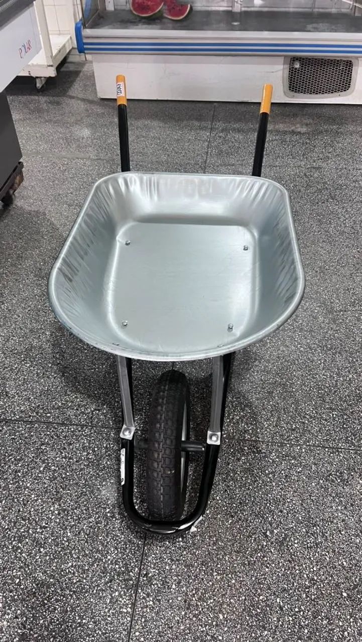 Vendo carrinho de mão 150$ cada 